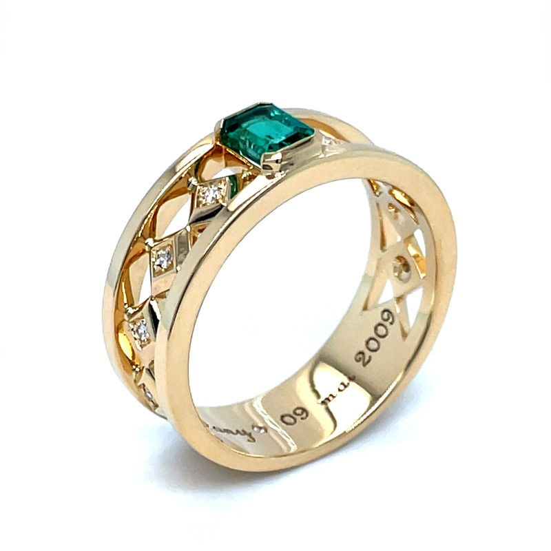 Création de bague de mariage en or jaune, émeraude et diamants, fabriqué sur mesure par votre joailler près de Lyon 9