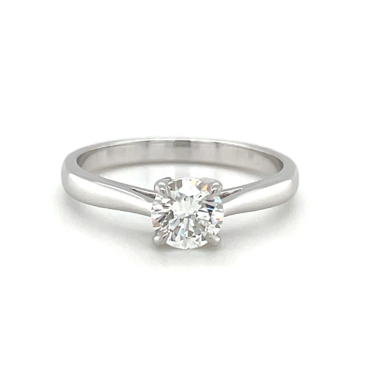 bague de mariage femme or 18 carats diamant a coté de Jassans