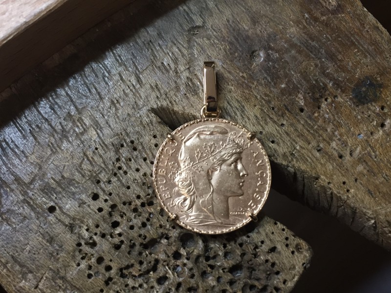 Pendentif pour pièce 20 Francs en Or, montage Florentin POYET Joaillier