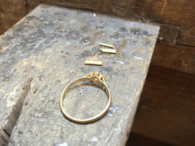 Faire monter une pierre sur une bague prix 