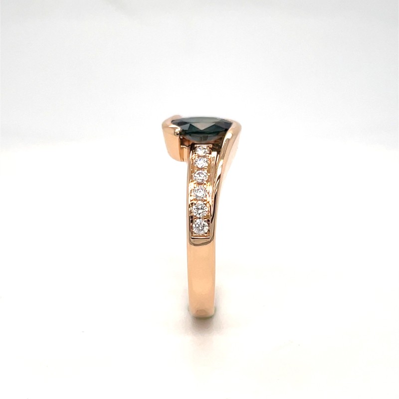 bague de mariage en or rose avec un saphir Teal et diamants 