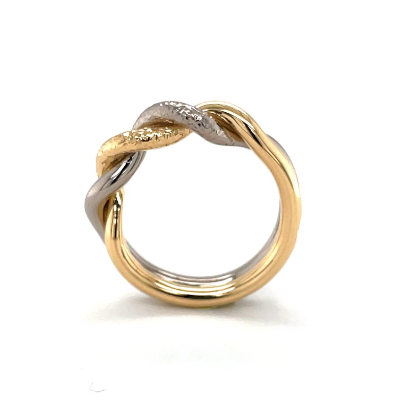 Bague de mariage en or bicolore 18 carats avec mélange martelé et brillant dans notre bijouterie près de Dardilly (69)