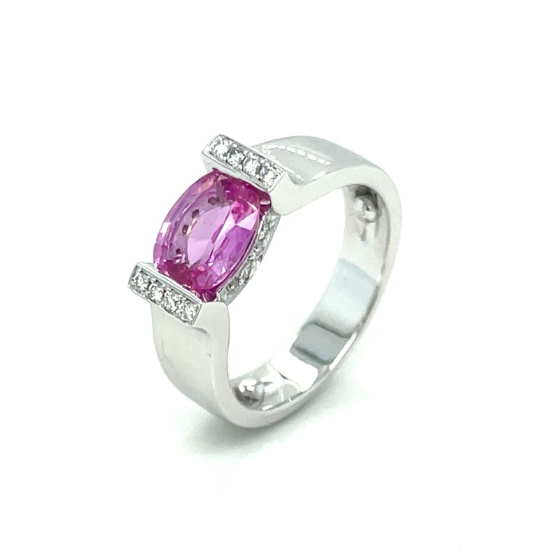 Remise en état d’une bague or blanc saphir rose et diamants 