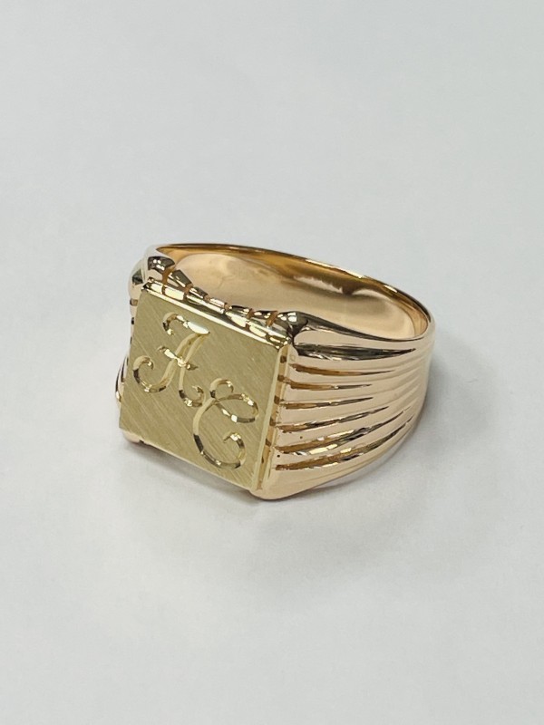 chevalière gravure initiale