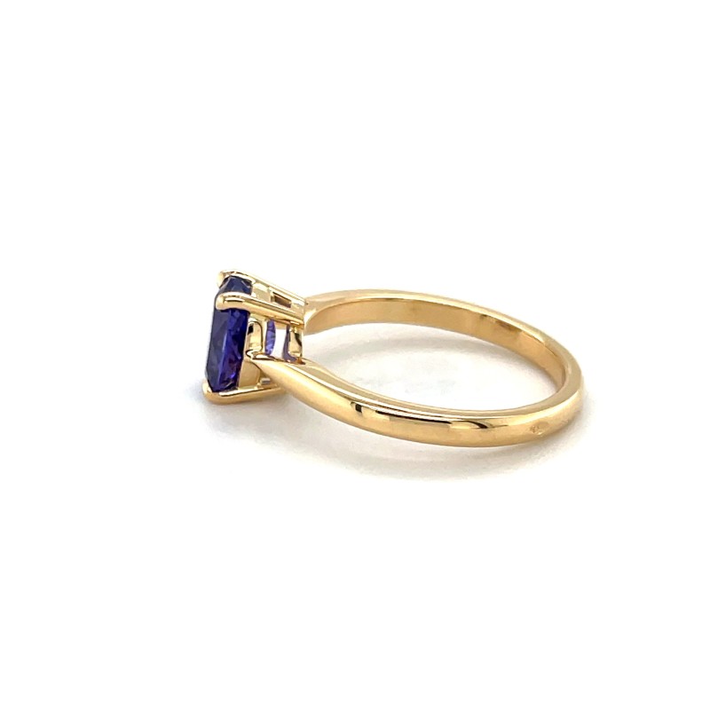 bague Tanzanite or jaune serti griffes 