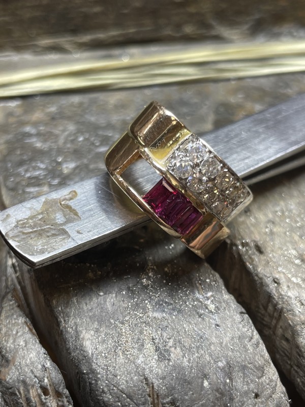 remise en état d’une bague ancienne type « Tank » or rubis et diamants