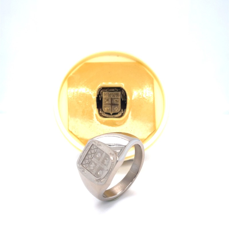 chevalière en or blanc pour homme pour graver armoiries familiales 