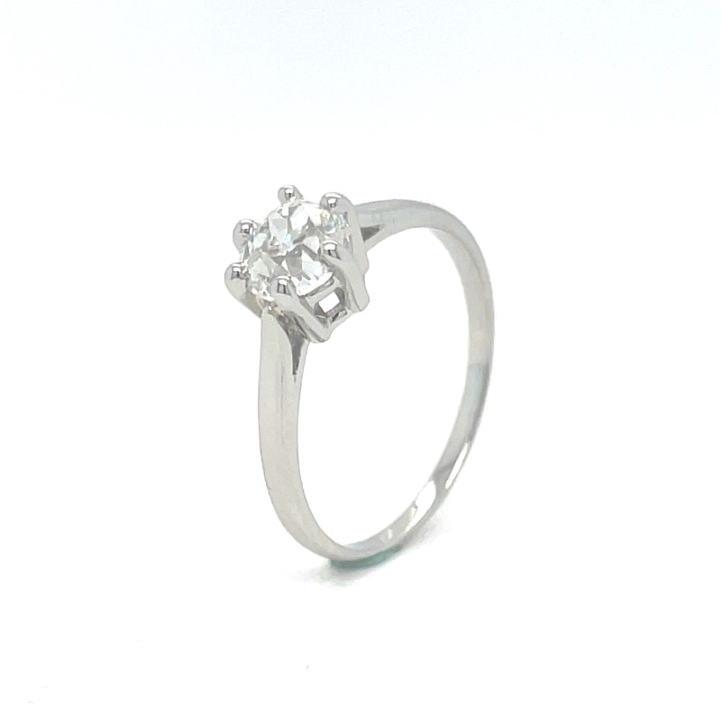 Nouvelle vie pour cette bague ancienne et son diamant taille ancienne