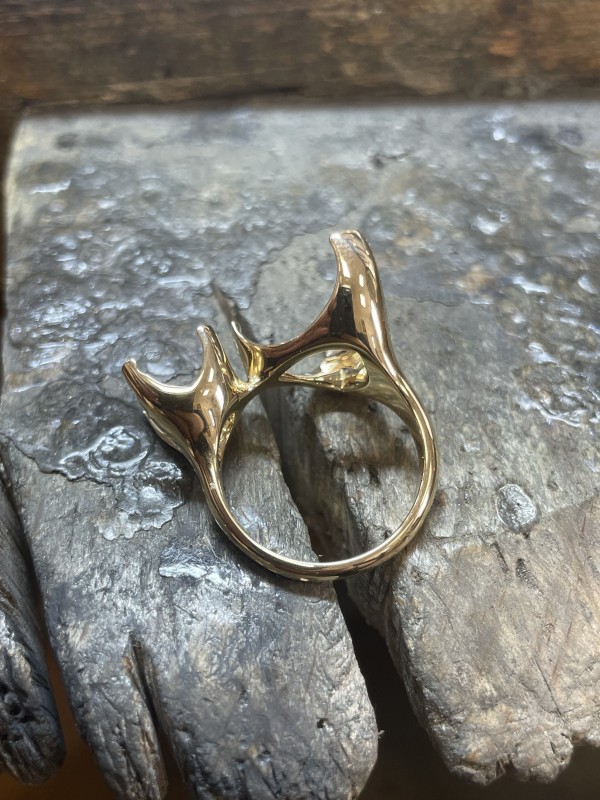 bague originale en or jaune avec des citrines fabriquée sur mesure