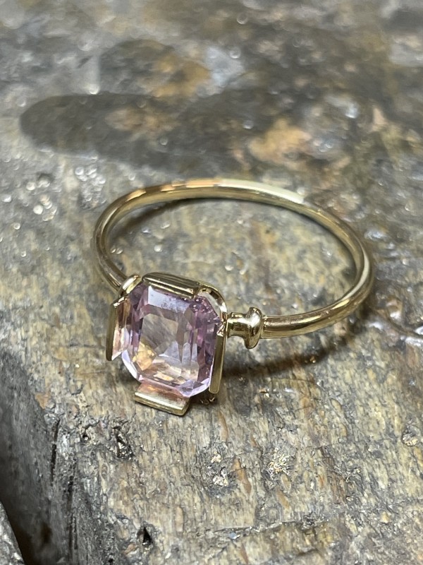 réparation d’une bague en or jaune et Morganite chez FLORENTIN POYET JOAILLIER à Villefranche sur Saône