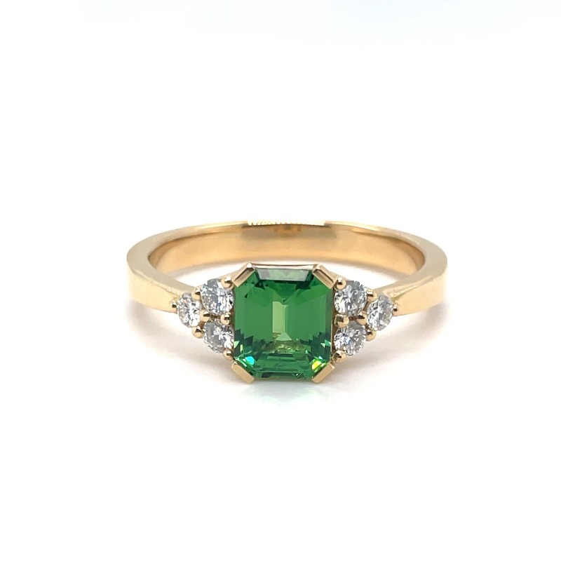 Bague de fiançailles en or jaune avec grenat tsavorite vert et diamants, fabriquée sur mesure près de Tassin-la-Demi-Lune (69)