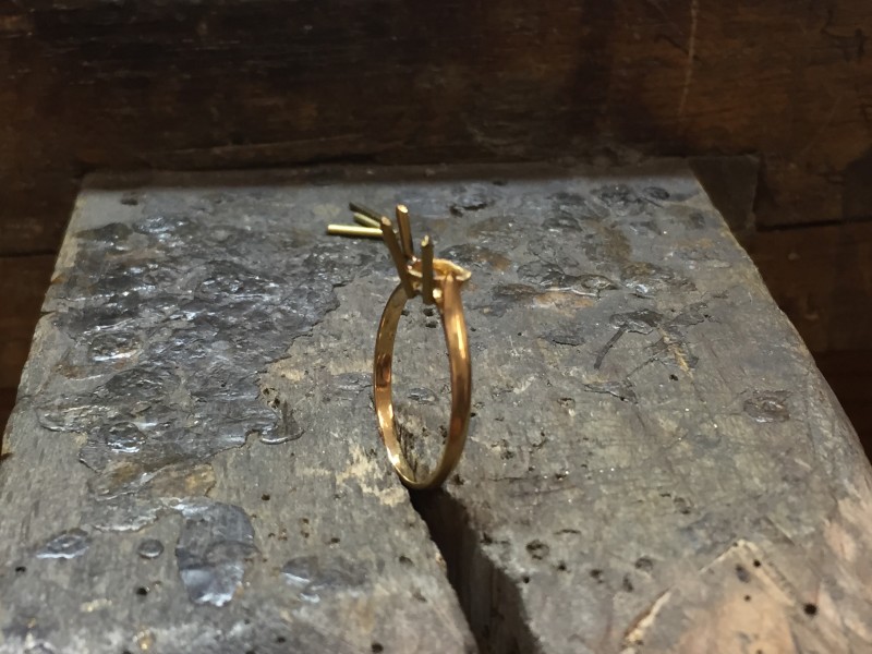 Combien coûte la réparation d'une griffe sur une bague en diamant ?