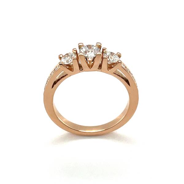 Bague en or rose 18 carats trilogie diamants - Florentin POYET Joaillier près de Caluire-et-Cuire