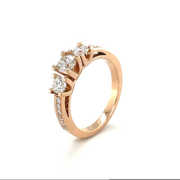 Bague en or rose 18 carats trilogie diamants - Florentin POYET Joaillier près de Caluire-et-Cuire