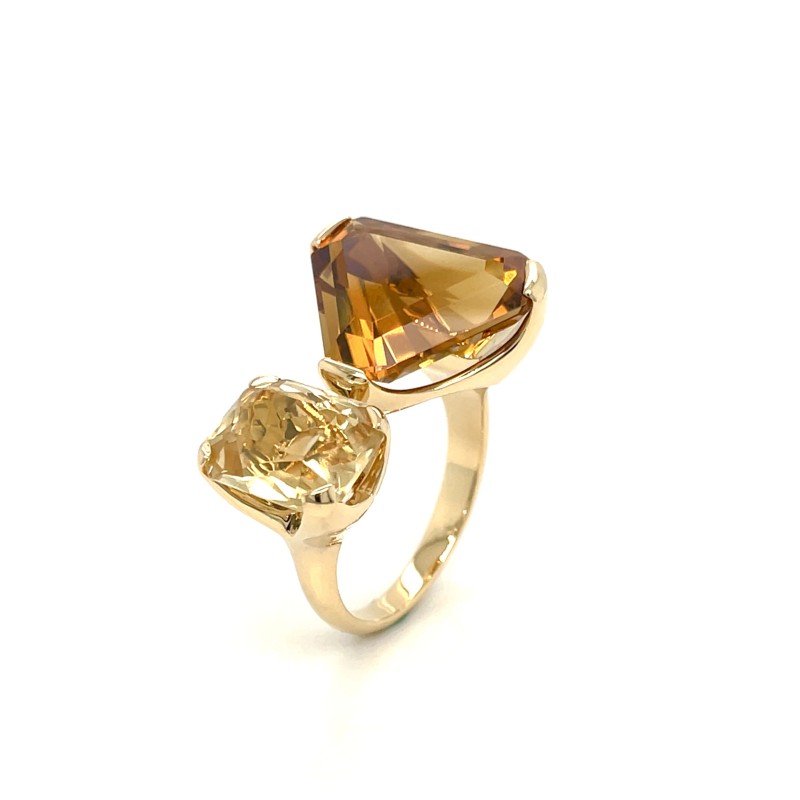 bague originale en or jaune avec des citrines fabriquée sur mesure