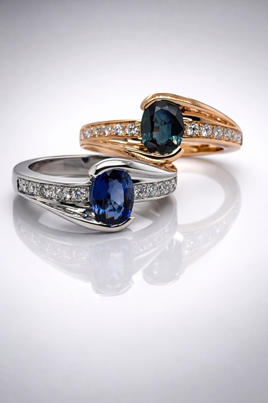 bague de fiançailles en or blanc saphir bleu et diamants sur mesure à Villefranche sur Saône 
