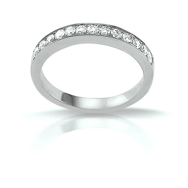 Alliance pour femme avec diamants sertie grain en or blanc 18 carats de Florentin POYET artisan bijoutier joaillier à Villefranche-sur-Saône