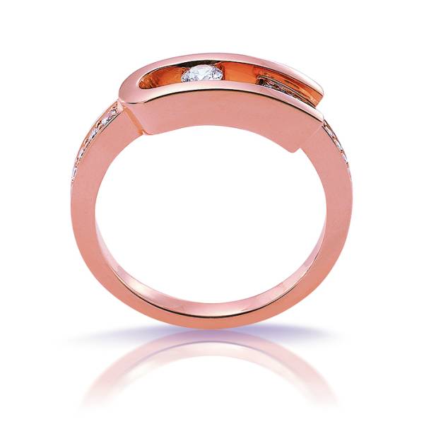 Cadeau d'anniversaire : bague en or rose et diamants pour femme pas vue Florentin POYET bijoutier joaillier dans le Rhône