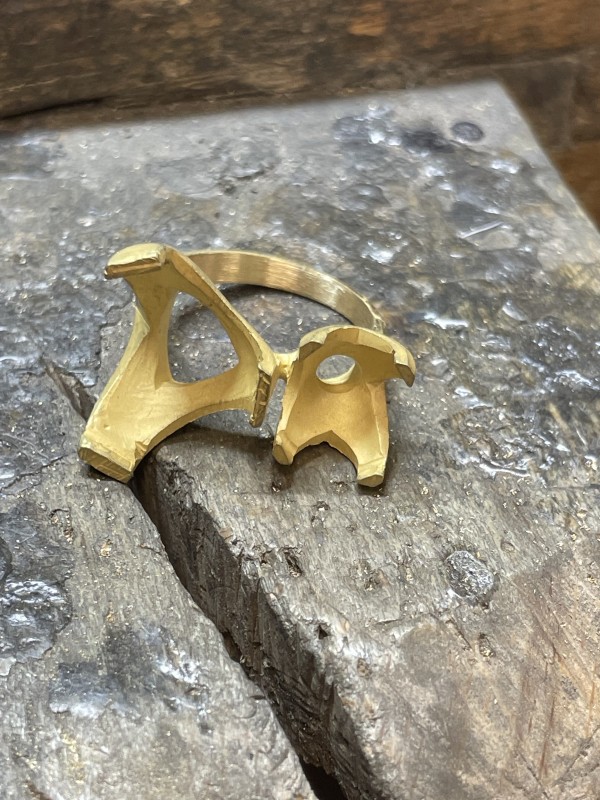 bague originale en or jaune avec des citrines fabriquée sur mesure