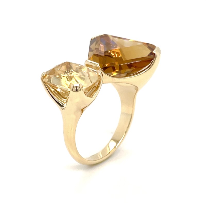 bague originale en or jaune avec des citrines fabriquée sur mesure