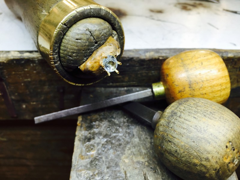 Bijoutier Joaillier sertisseur à Villefranche 