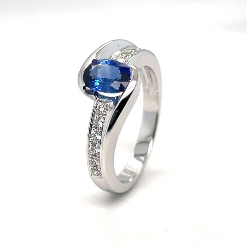 Bague moderne, sophistiquée et intemporelle.