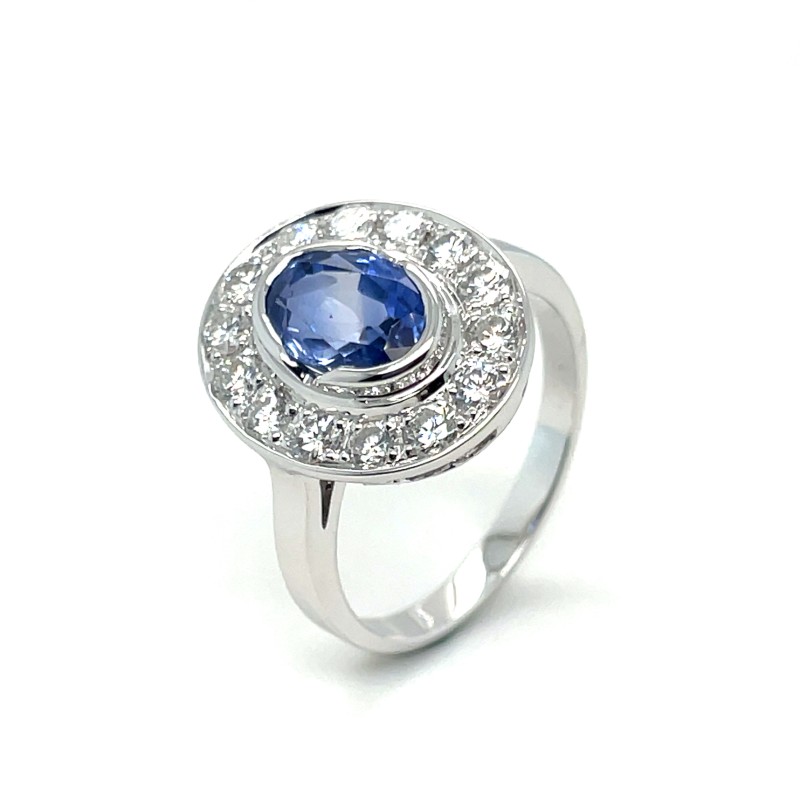 Bague de fainçailles or blanc saphir et diamants fabriquée chez artisan joaillier créateur Florentin POYET joaillier