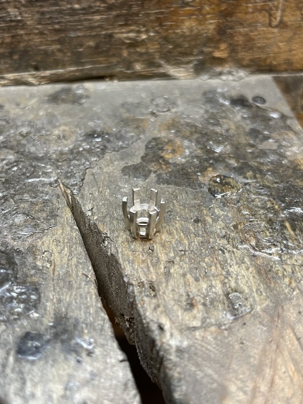 Fabrication d’un nouveau chaton en platine dans notre atelier